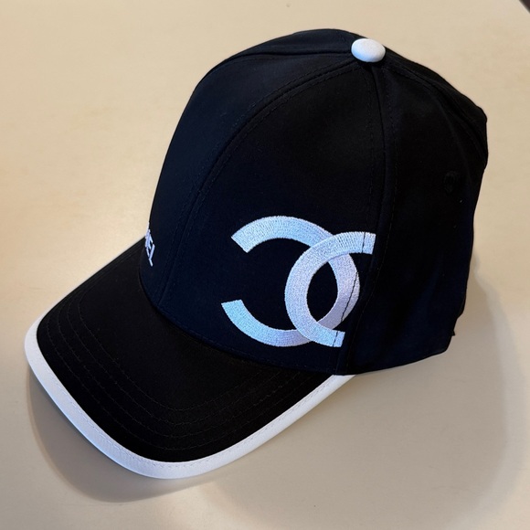 CHANEL Black Cap with White Logo - Picture 3 of 8